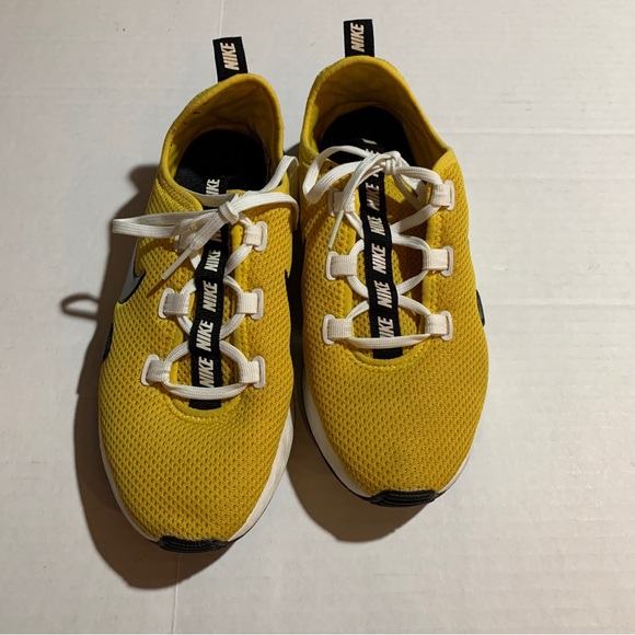 Nike Ashin Modern Run Running Shoes AJ8799-700 Yellow/Black Women's Size 7 - Picture 2 of 7